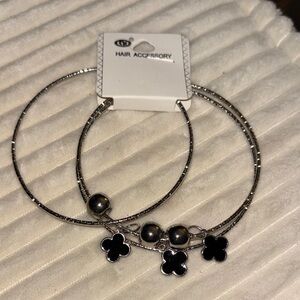 Silver Hoop Charm Bangel Bracelets with Black Clover Charms - Unbranded